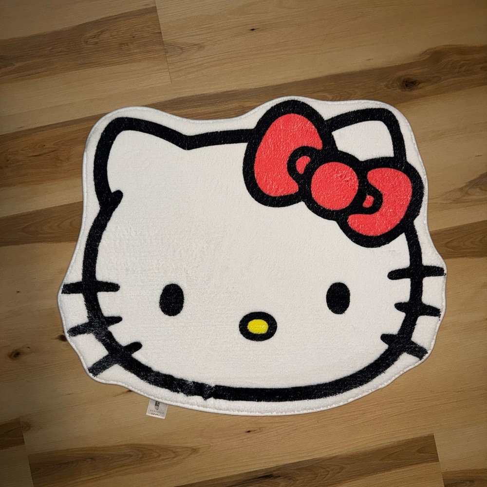 Hello Kitty White and Red Face Rug